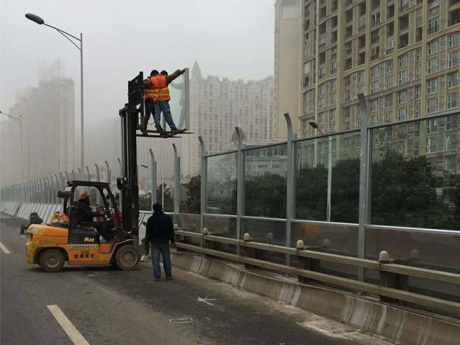 公路声屏障应用